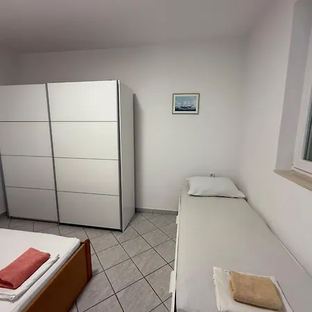 Ferienhaus Vidovic -leon Trpanj