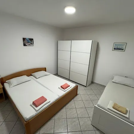 Vidovic -leon * Trpanj